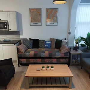 Flat 6 Corner House Apartment Doncaster